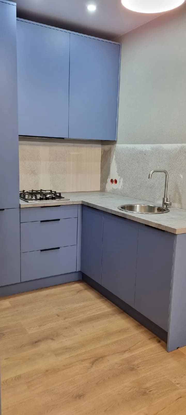 Миниатюра 3 проекта Голубая кухня и мебель для квартиры