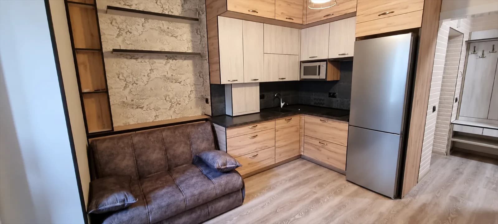 Комплект мебели под дерево для квартиры